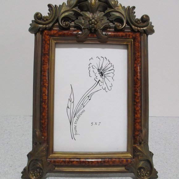 *Diva Boutique - Bronze Classical Grape Vine Scroll Table Top Frame - Picture 7 of 7